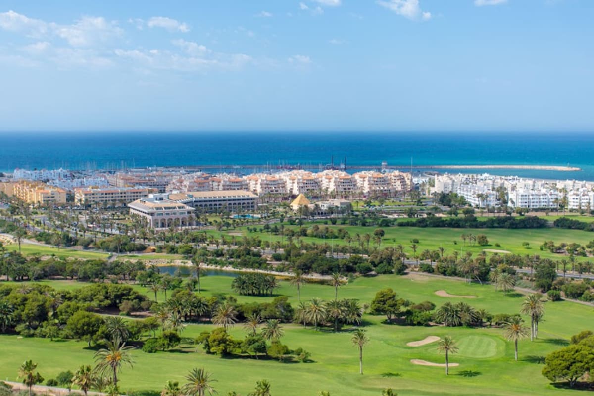 Golf Almerimar - White & Red cover image