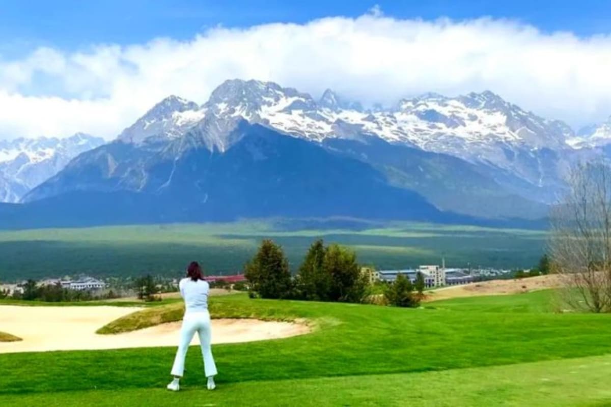 Jade Dragon Snow Mountain Golf Club cover image