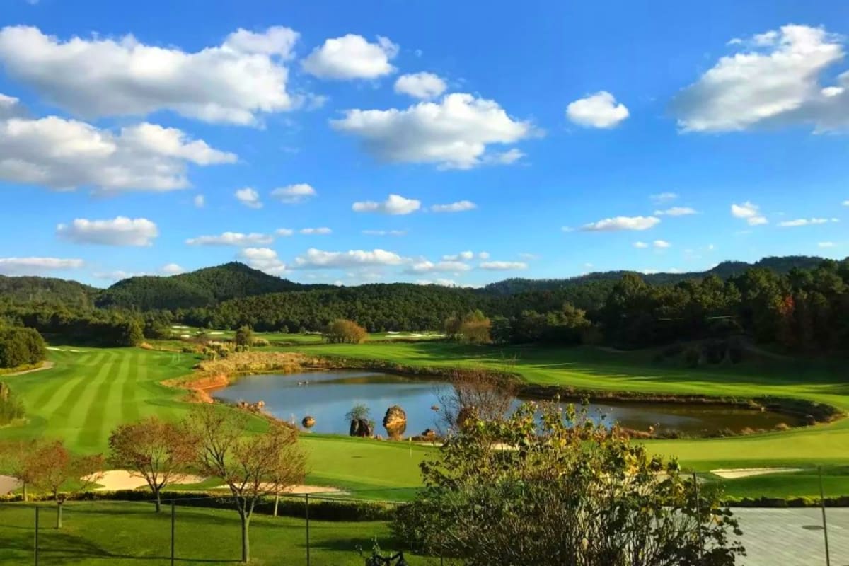 Kunming Sunshine Golf Club cover image