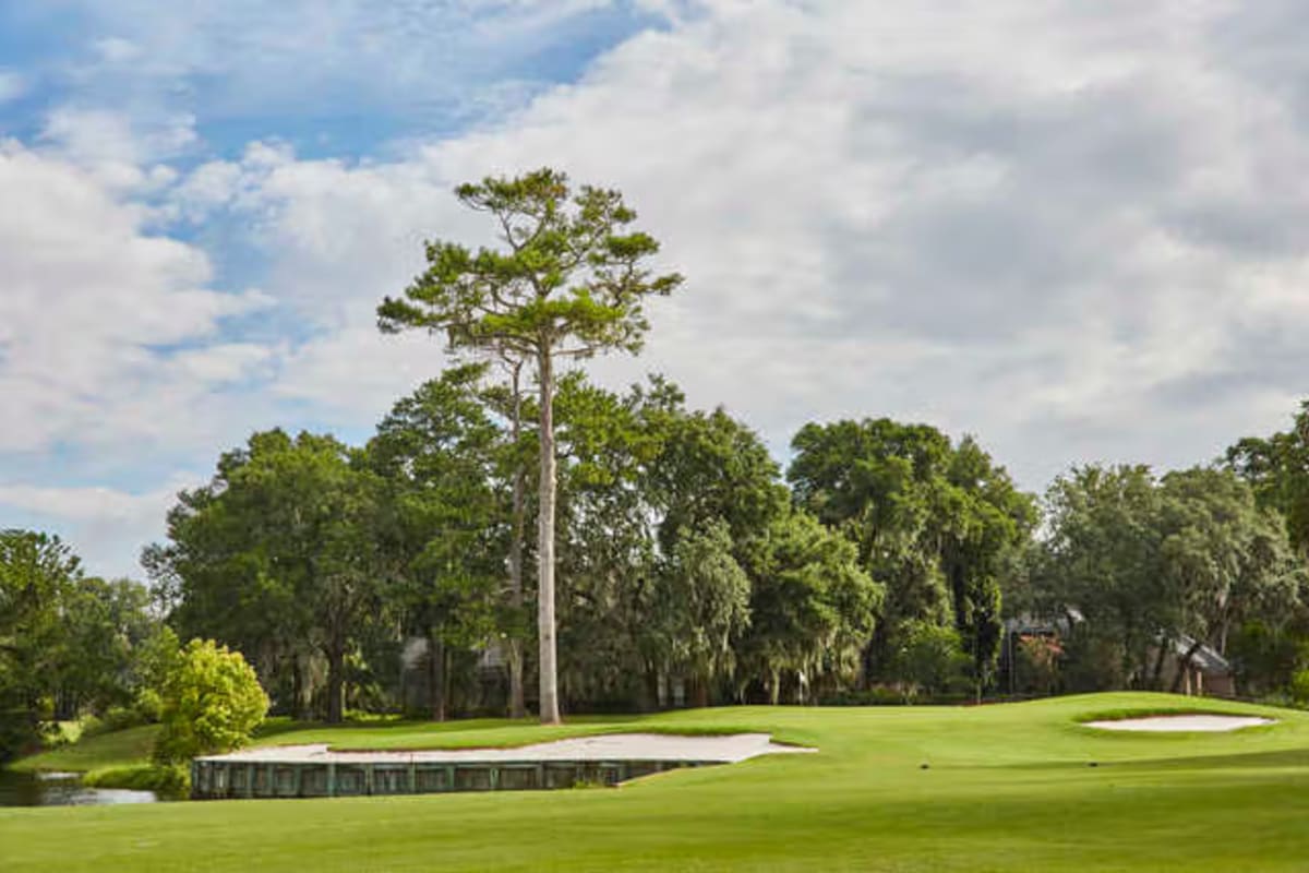 Queen's Harbour Yacht & Country Club cover image