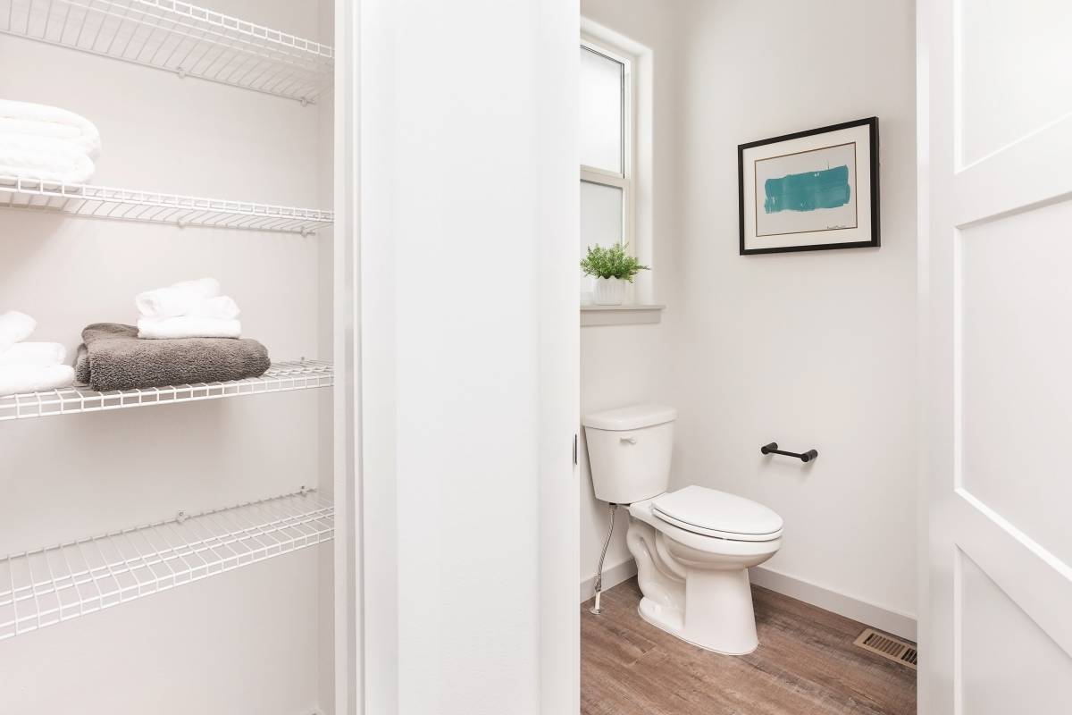 MasterToiletRoom.jpg
