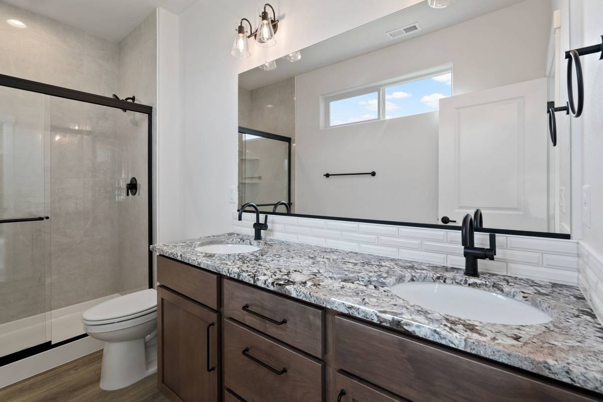 7823 N Girard Cir Master Bath