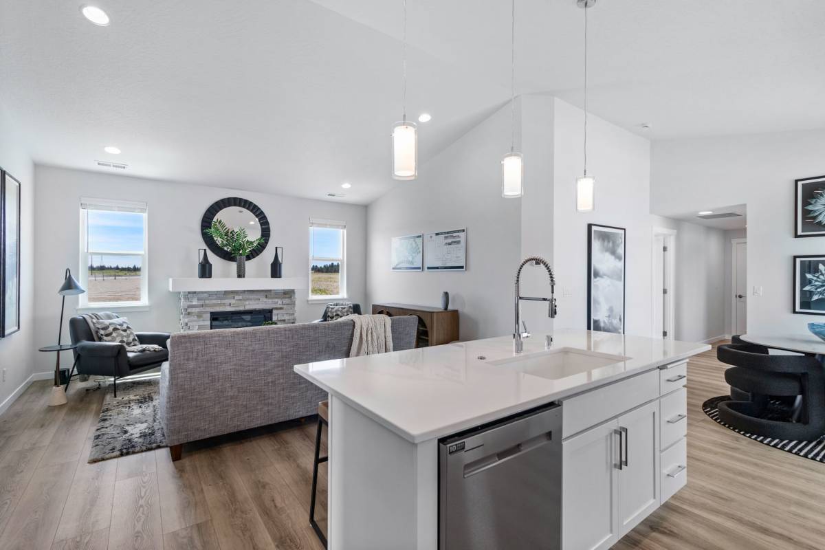 12243 N Dupont Dr - Web Ready (13 of 26).jpg