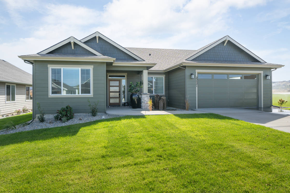02-22521 E Penrose Ln-002.jpg