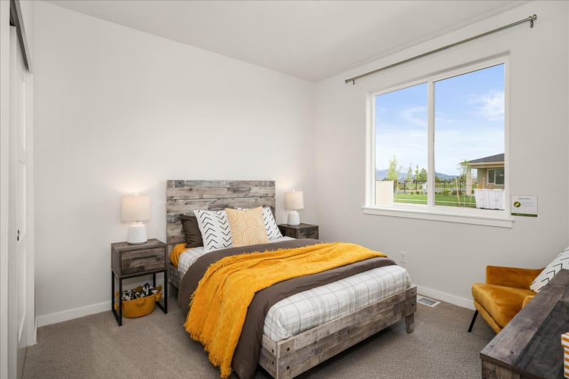 Hampton Bedroom 2.jpg