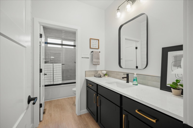 52-2280 N Winrock St-052.jpg