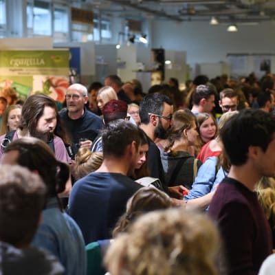Publikum mit veganem Bewusstsein bei  der Veggieworld Düsseldorf