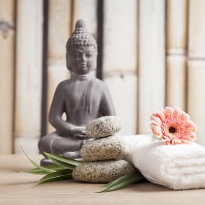 Ayurveda-Symbole für Entspannung und innere Schönheit