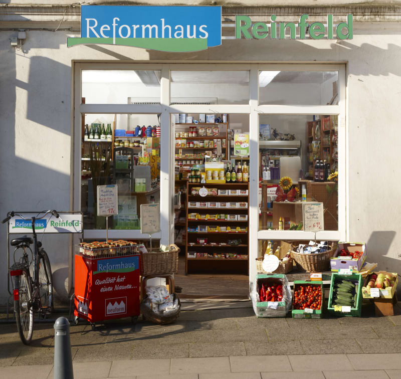 Das Reinfelder Reformhaus hat stets eine große Auswahl an frischer und gesunder Naturkost. | © Juerco Boerner Fotografie