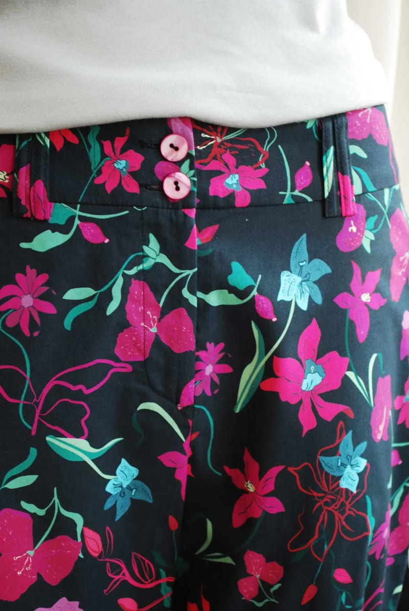 Sommerhose mit Blumen | © Xaxiraxi