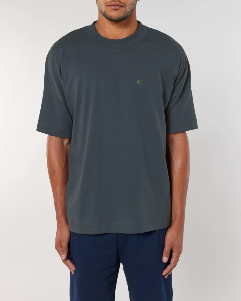 Oversized T-Shirt in India Ink Grey | © elvature