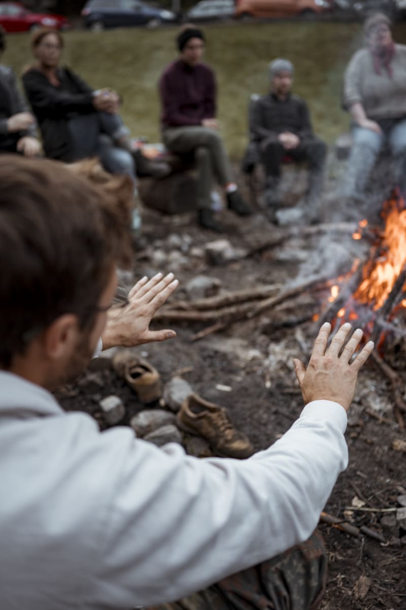 Gemeinschaft und Feuer | © Wildnisschule Odenwald