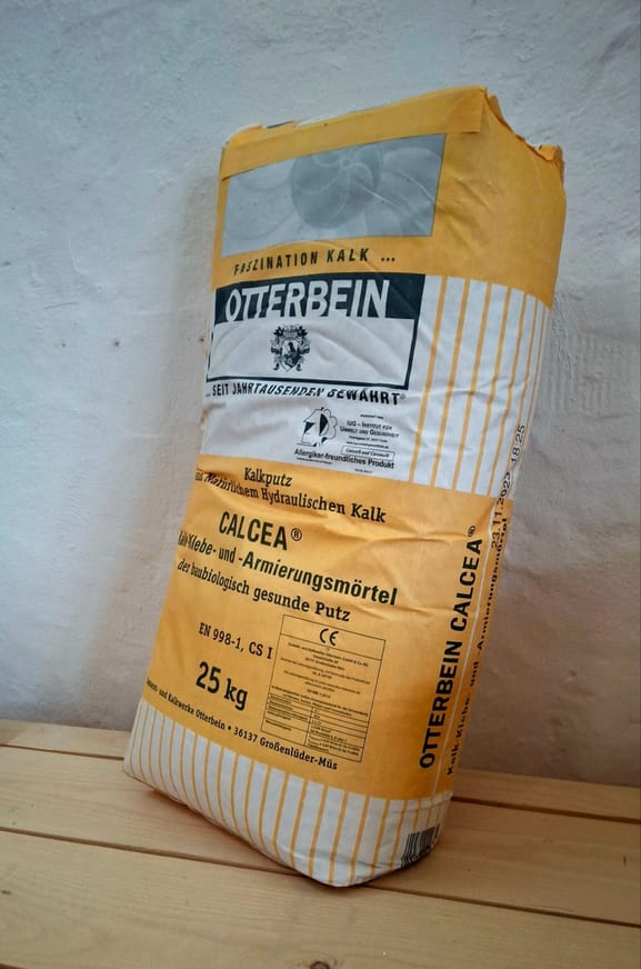 Sack Otterbein Calcea, ein Kalk-Haft- und Armierungsmörtel mit 25 Kilogramm Inhalt | © Ökologisch Naturbaustoffe GmbH
