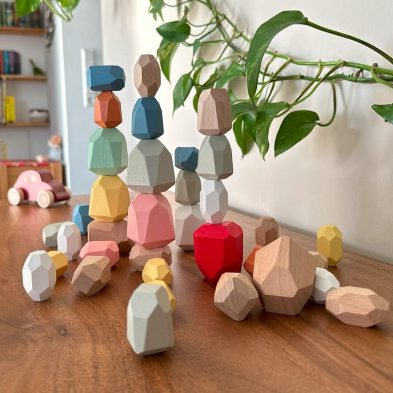 TimberDiamonds Balanciersteine | © Die TimberDiamonds™ fördern nicht nur die Sinne, die Feinmotorik und das Geschick unserer Kinder, sondern bieten auch einzigartigen Spielspaß für Jung und Alt. 