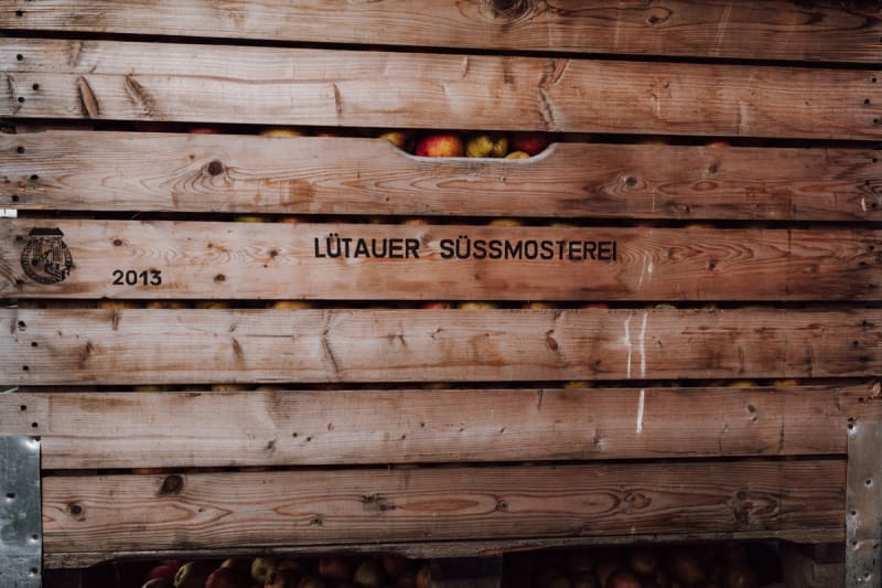 Obstkiste Lütauer Süßmosterei | © Lütauer Süßmosterei / Weinbrandt