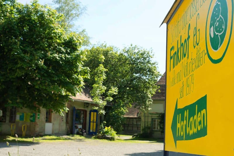 Schild zum Finkhof-Hofladen in Bad Wurzach-Arnach im Allgäu | © © Schäfereigenossenschaft Finkhof eG