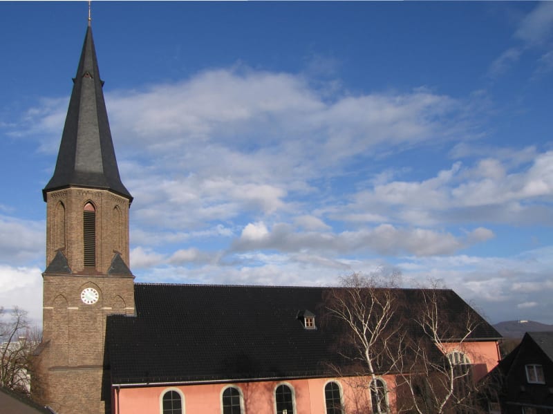 Naturschiefer- und Dachziegelabdeckung Kirchendach | © Körner + Körner Bedachungsgesellschaft mbH