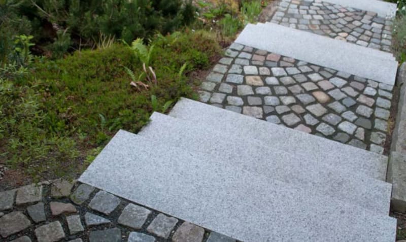 Treppen- und Wegpflasterung | © Lebendige Gärten Bernd Will