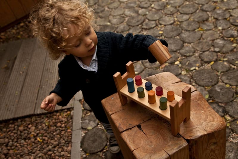 Montessori Klopfbank | © Hochwertige Montessori Klopfbank aus Holz für Kinder ab 1 Jahr.