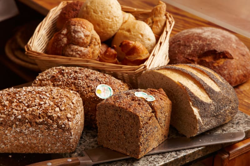stets umfassendes Sortiment an Brot- und Backwaren im Reinfelder Reformhaus | © Juerco Boerner Fotografie