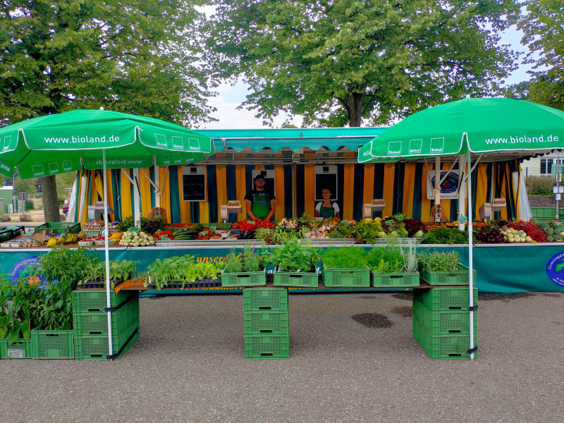 Marktstand der Gemüsegärtnerei Breklingfeld auf dem Wochenmarkt | © Gemüsegärtnerei Breklingfeld Höft & Johannsen GbR