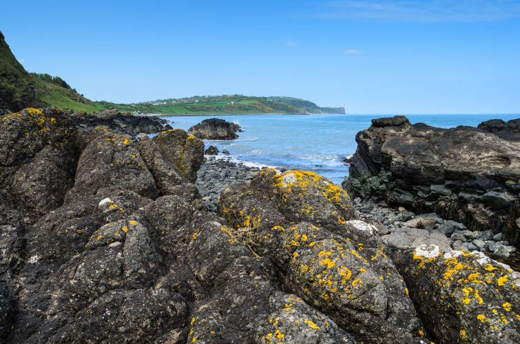 Große vulkanische Ablagerungen an einem Strand null