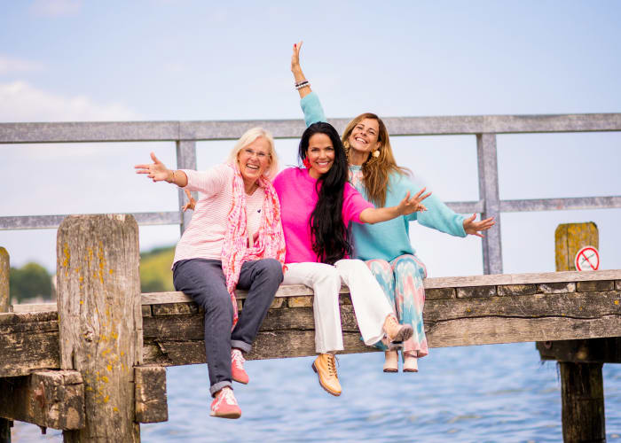 Inspirierte Damen mit gesundem Körper, Geist und freier Seele Lebensfreude Messen & Event UG