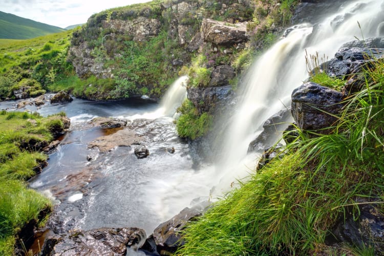 Zwei Wasserfälle auf der Isle of Skye null