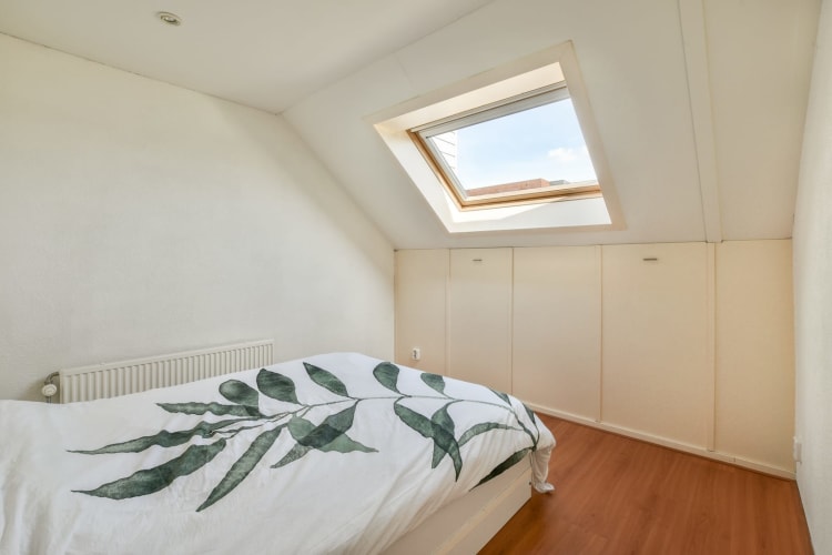 Schlafzimmer mit Dachfenster null