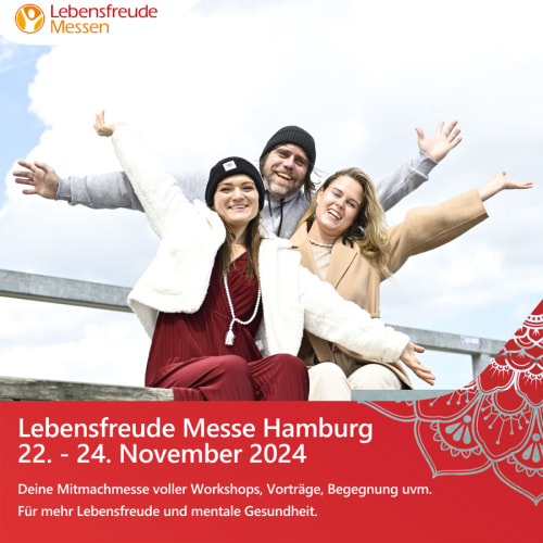 Drei Menschen im Bild in Gemeinschaft Lebensfreude Messen und Event UG