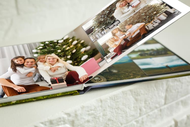 Fotobuch mit Weihnachtsfotos. null