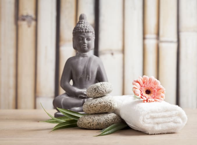 Ayurveda-Symbole für Entspannung und innere Schönheit