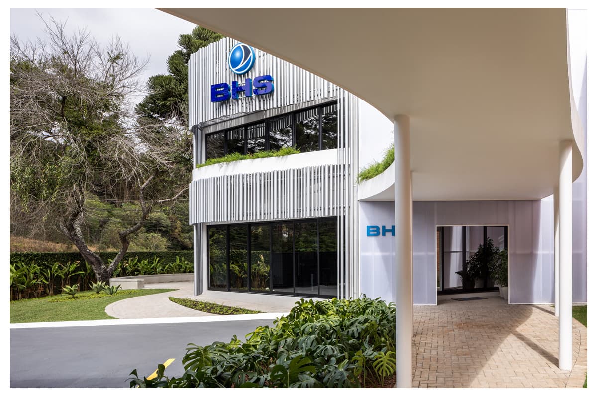 Arquitetura corporativa sustentável de Caroline Andrusko em Curitiba