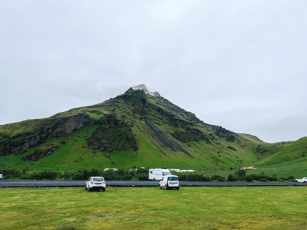 Islandija potopis slap Skogafoss