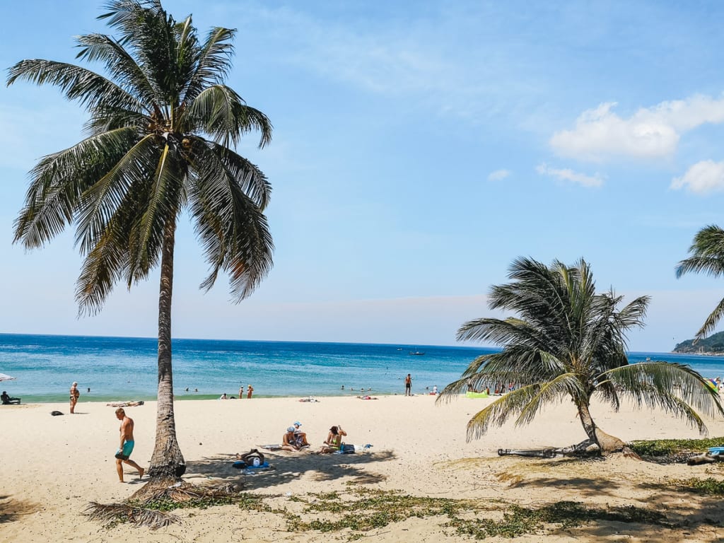 Tajska plaže pozimi Phuket Karon Beach