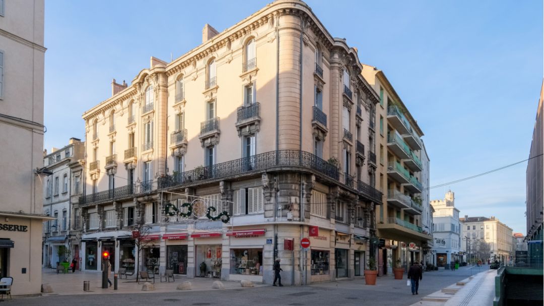 AVIGNON : 41, rue de la Bonneterie