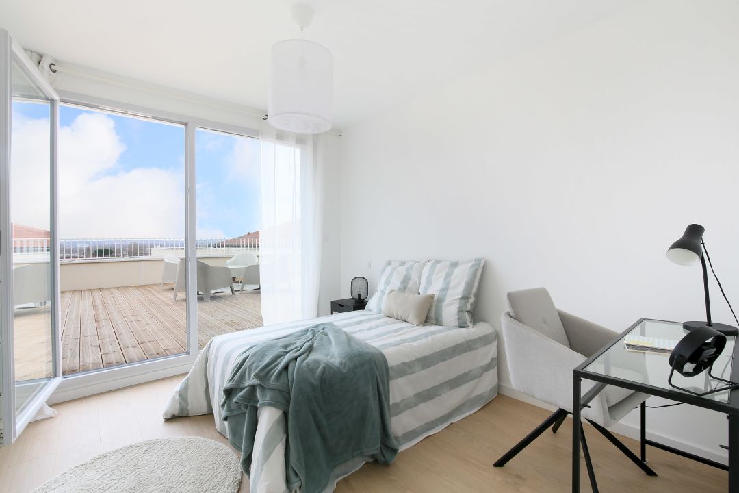 22957e44560f44e59a604fe08dcaa519