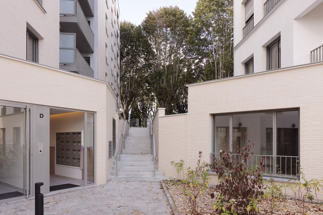 2949af7b4b5546379adcd964d43b9013