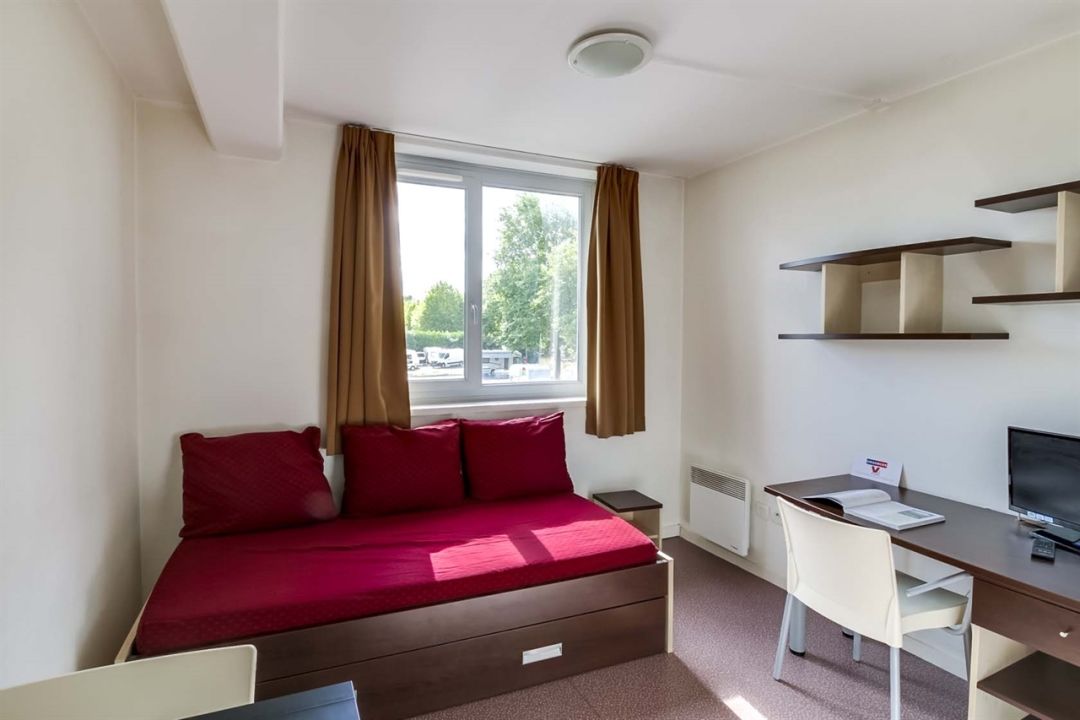 4227077ec581d16ffa6a567f72a7f1ae