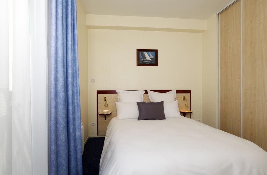 LOGELY CERGY_1102-AHL