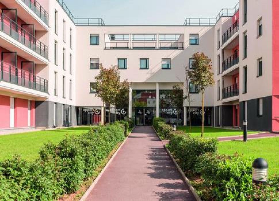 SAINT-CYR-L'ECOLE - VERSAILLES-SAINT CYR ECOLE