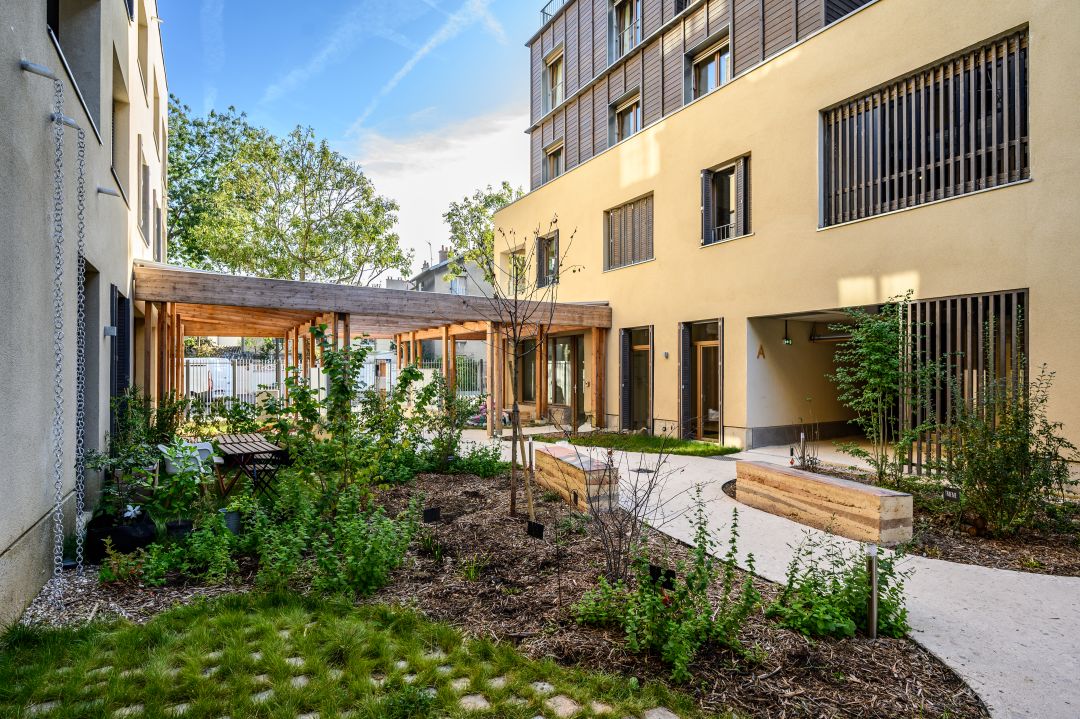 7611efaa80a96a720f9aad5d92b930ea