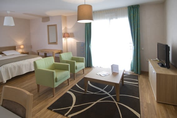 7f18f6f1079b602cd15921bbabf888d8