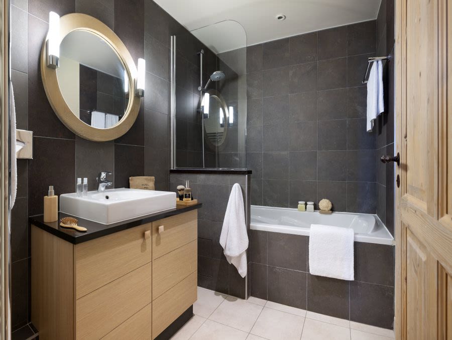 8194db1b9af06b7d272abe3676306fbb