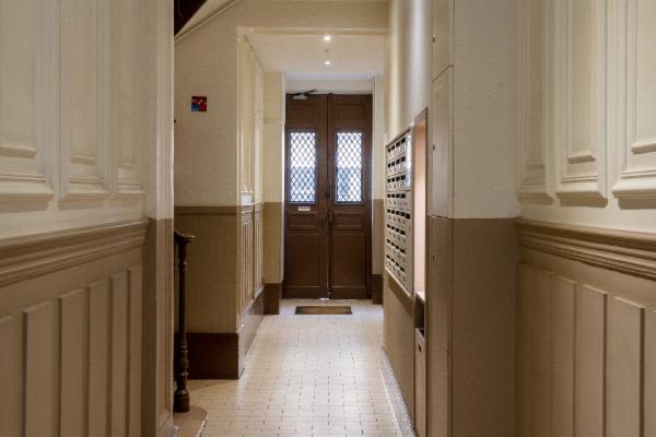 81e55b2218fd94eb6ff5c1f07e709513