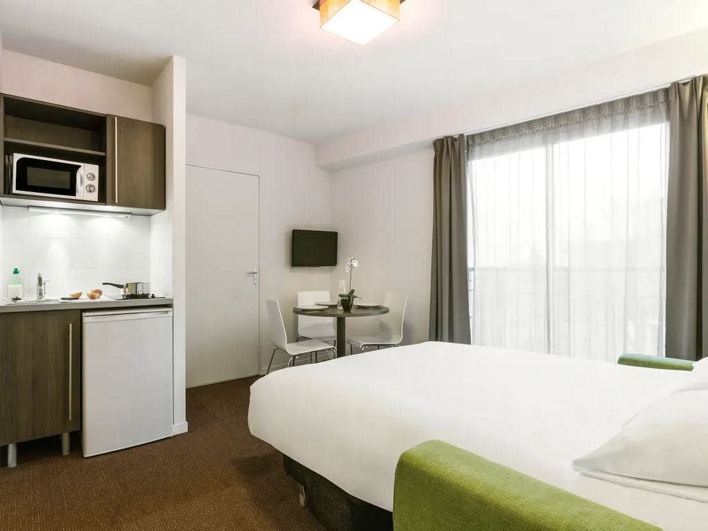 99d1f0215236e43e04fd21df0c3e7844