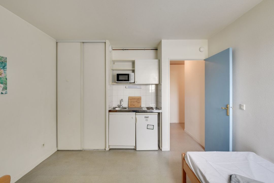 9e10c2253bea439513cc64ec110dbeb9