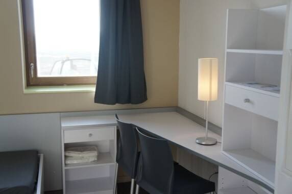 a0760a715b37fcbcf8e340ce18d577e8