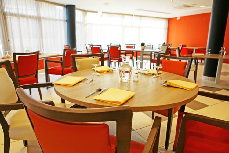 afb9534a86d744e454244286081239cd