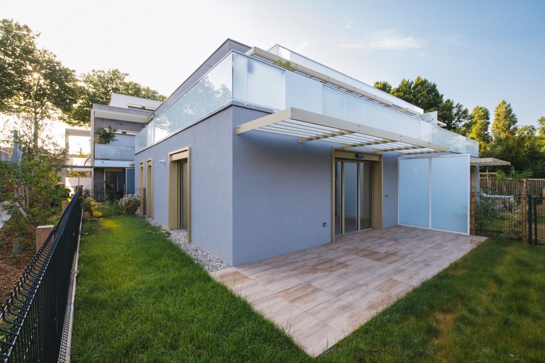 bd69b61efbdb5e57652277b66942dcb8